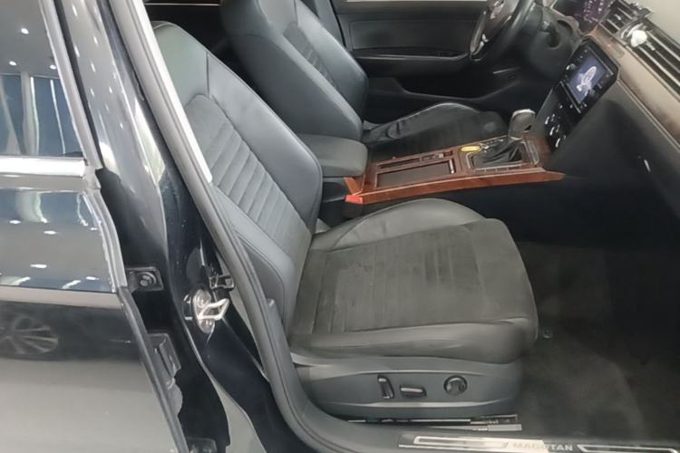 Used Volkswagen Magotan 2017 330TSI DSG Luxury Model Right Front Seat