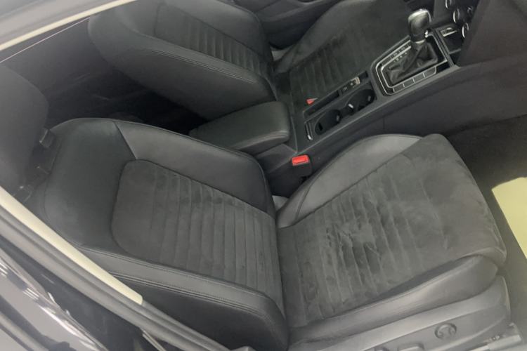 Used Volkswagen Magotan 2017 380TSI DSG Luxury Model Right Front Seat