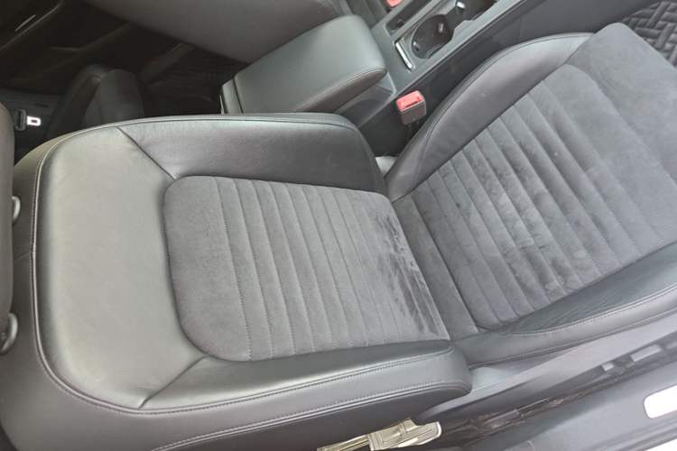 Used Volkswagen Magotan 2017 330TSI DSG Luxury Model Right Front Seat
