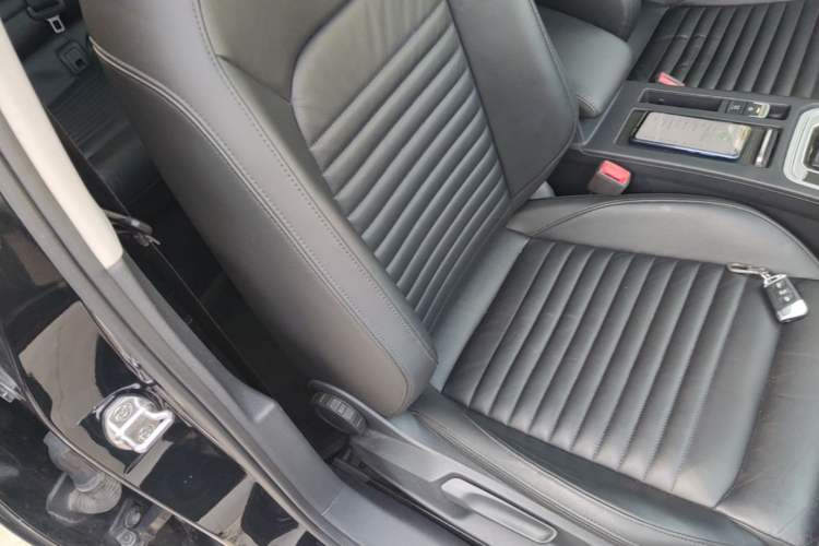 Used Volkswagen Magotan 2017 330TSI DSG Comfort Model Right Front Seat