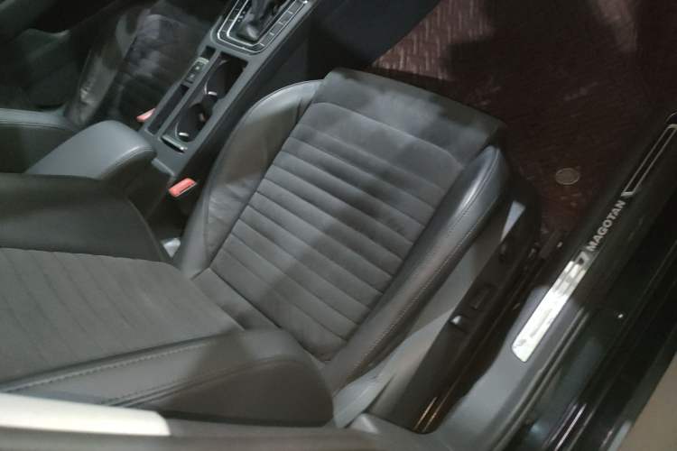 Used Volkswagen Magotan 2017 330TSI DSG Luxury Model Right Front Seat