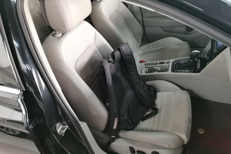 Used Volkswagen Magotan 2017 330TSI DSG Luxury Model Right Front Seat
