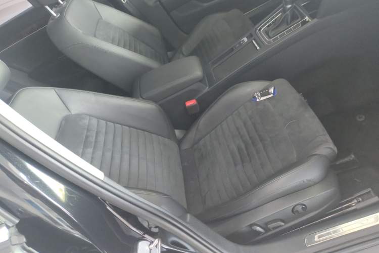 Used Volkswagen Magotan 2017 330TSI DSG Luxury Model Right Front Seat