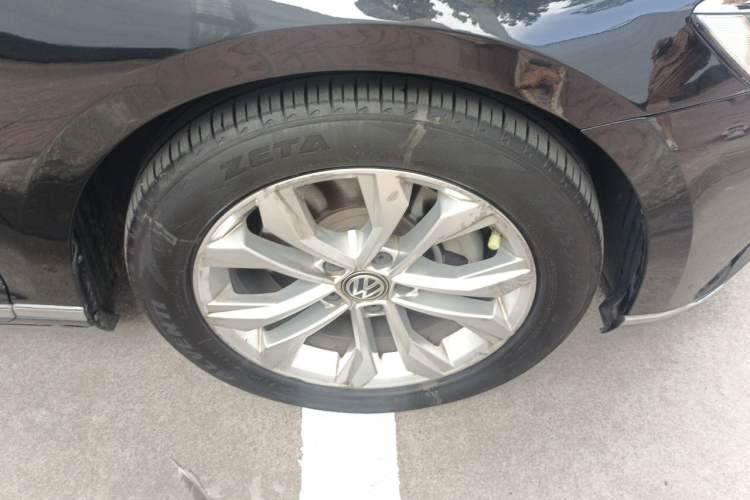 Used Volkswagen Magotan 2017 330TSI DSG Luxury Model Right Front Wheel Hub
