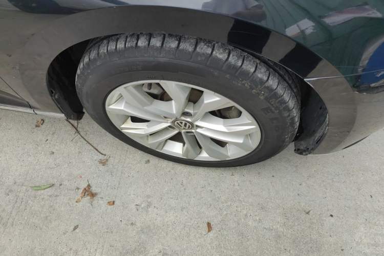 Used Volkswagen Magotan 2017 280TSI DSG Leading Edition Right Front Wheel Hub