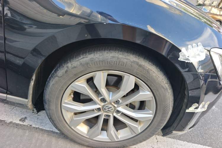 Used Volkswagen Magotan 2017 330TSI DSG Luxury Model Right Front Wheel Hub