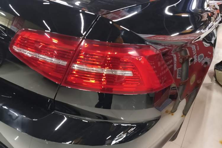 Used Volkswagen Magotan 2017 330TSI DSG Leading Model Right Rear Taillight