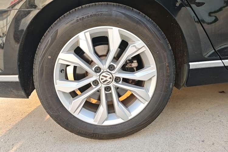 Used Volkswagen Magotan 2017 330TSI DSG Luxury Model Right Rear Wheel Hub