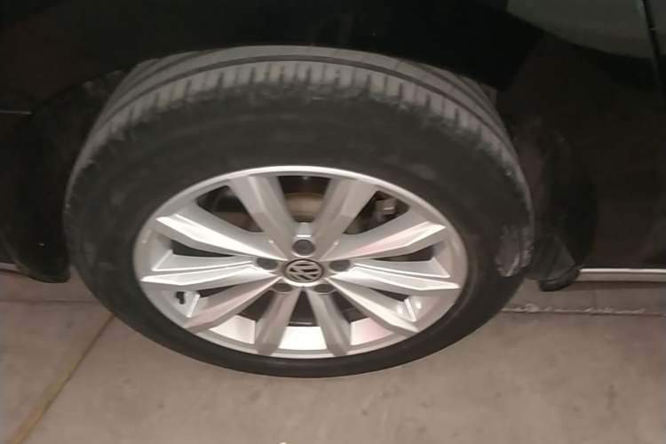 Used Volkswagen Magotan 2017 330TSI DSG Leading Model Right Rear Wheel Hub