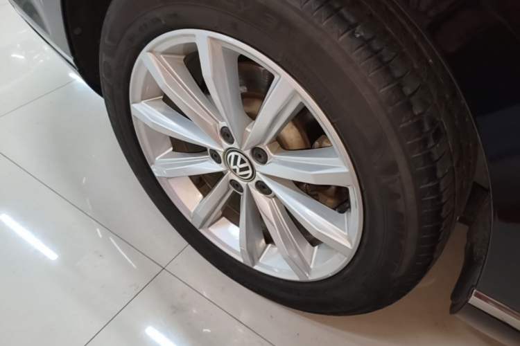 Used Volkswagen Magotan 2017 330TSI DSG Leading Model Right Rear Wheel Hub