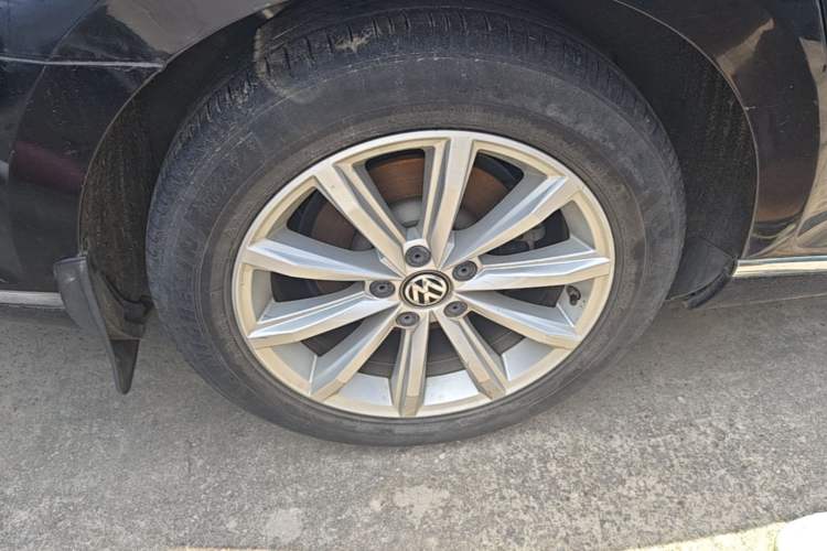 Used Volkswagen Magotan 2017 280TSI DSG Leading Edition Right Rear Wheel Hub