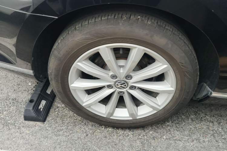 Used Volkswagen Magotan 2017 330TSI DSG Leading Model Right Rear Wheel Hub