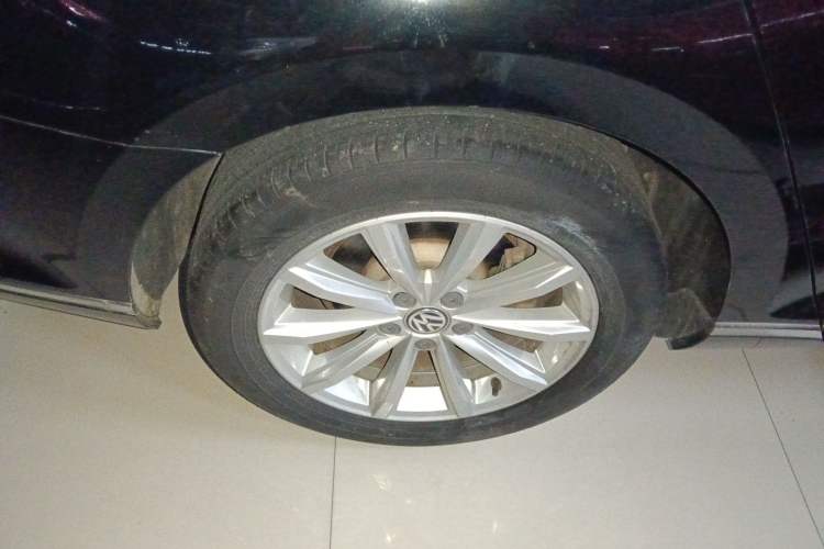 Used Volkswagen Magotan 2017 330TSI DSG Leading Model Right Rear Wheel Hub