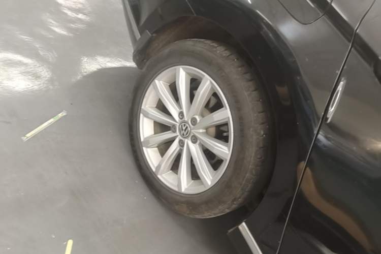 Used Volkswagen Magotan 2017 330TSI DSG Leading Model Right Rear Wheel Hub