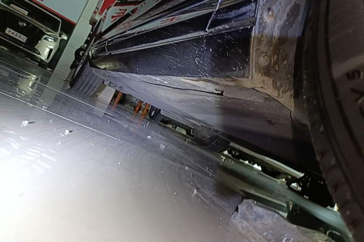 Used Volkswagen Magotan 2017 330TSI DSG Luxury Model Right Side Sill