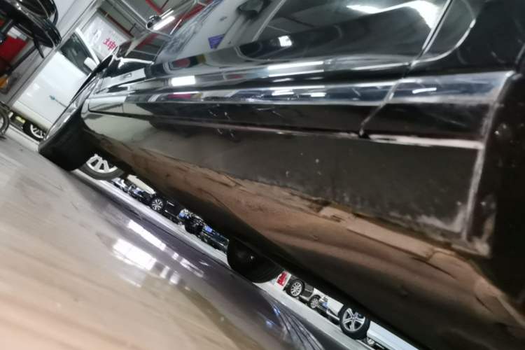 Used Volkswagen Magotan 2017 330TSI DSG Luxury Model Right Side Sill