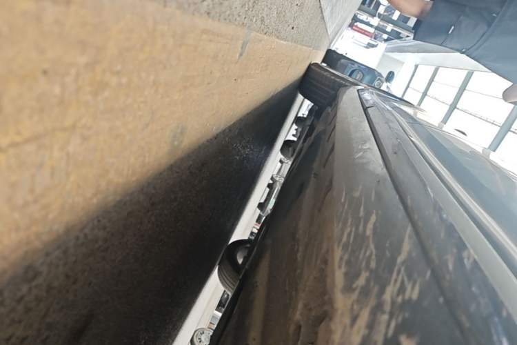 Used Volkswagen Magotan 2017 330TSI DSG Luxury Model Right Side Sill