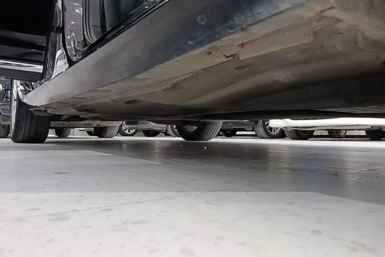 Used Volkswagen Magotan 2017 330TSI DSG Luxury Model Right Side Sill