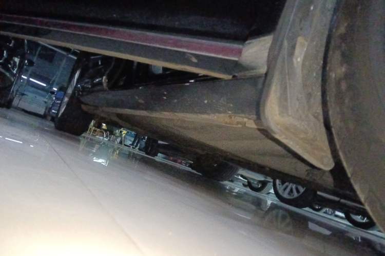 Used Volkswagen Magotan 2017 330TSI DSG Leading Model Right Side Sill