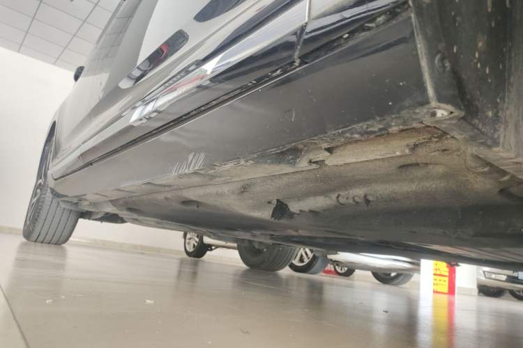 Used Volkswagen Magotan 2017 330TSI DSG Luxury Model Right Side Sill