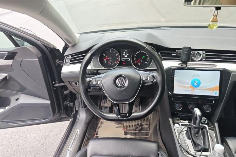 Used Volkswagen Magotan 2017 330TSI DSG Leading Model Steering Wheel