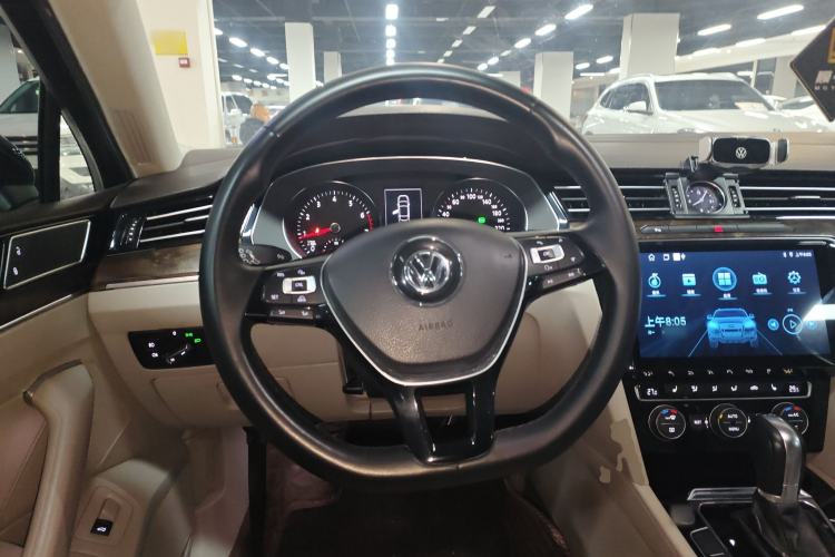 Used Volkswagen Magotan 2017 330TSI DSG Luxury Model Steering Wheel