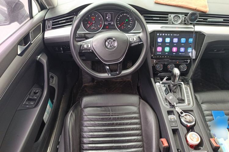 Used Volkswagen Magotan 2017 330TSI DSG Luxury Model Steering Wheel