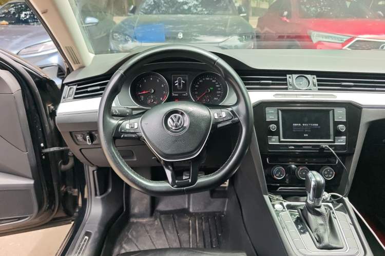 Used Volkswagen Magotan 2017 330TSI DSG Leading Model Steering Wheel