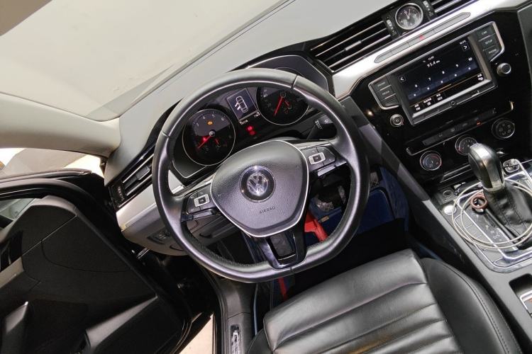 Used Volkswagen Magotan 2017 330TSI DSG Leading Model Steering Wheel