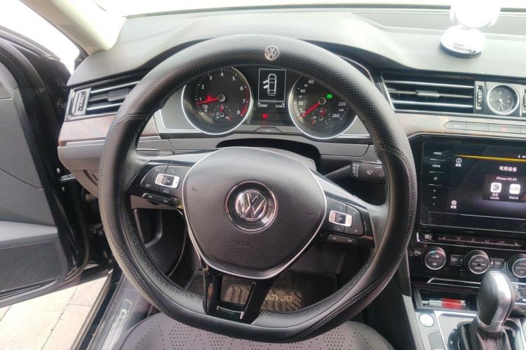 Used Volkswagen Magotan 2017 330TSI DSG Luxury Model Steering Wheel