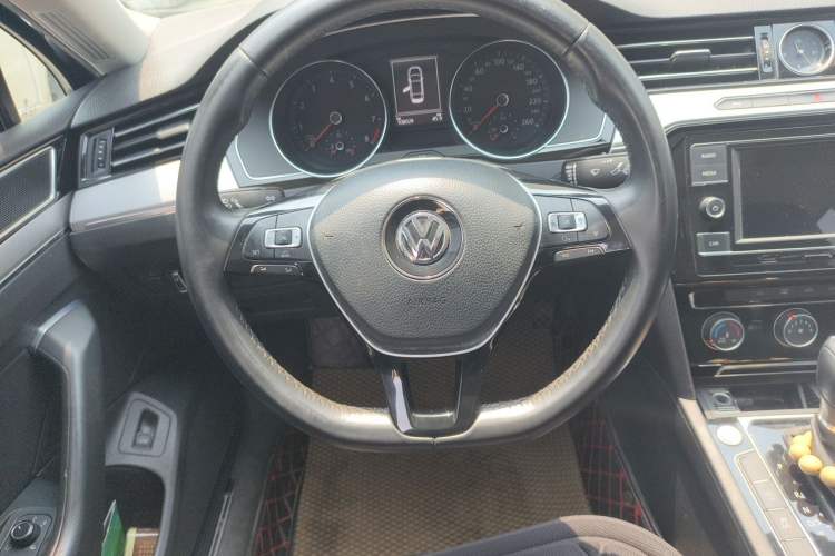 Used Volkswagen Magotan 2017 330TSI DSG Leading Model Steering Wheel