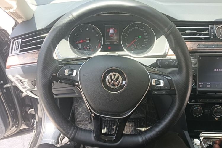 Used Volkswagen Magotan 2017 380TSI DSG Prestige Edition Steering Wheel