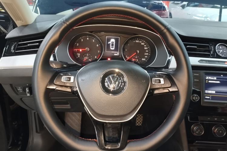 Used Volkswagen Magotan 2017 330TSI DSG Leading Model Steering Wheel