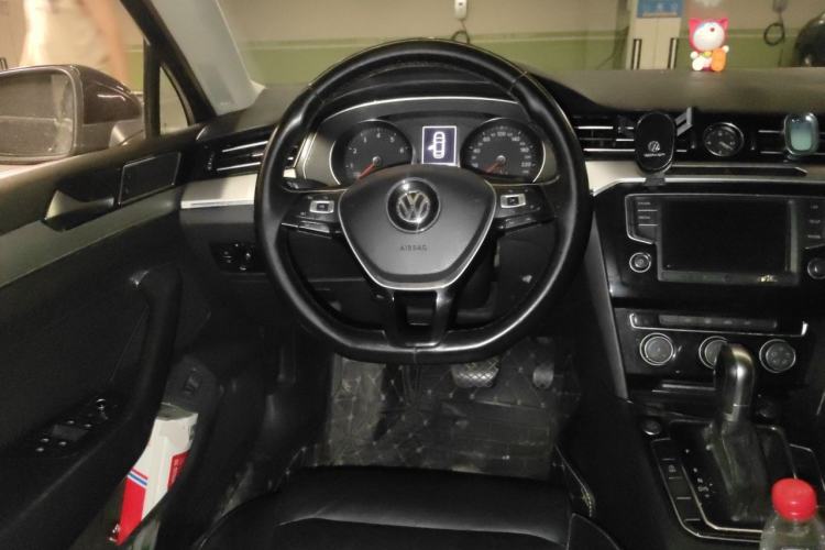 Used Volkswagen Magotan 2017 330TSI DSG Leading Model Steering Wheel