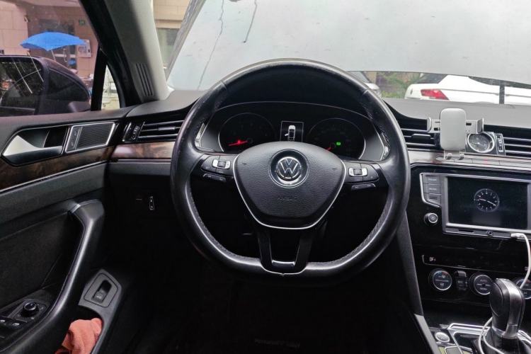Used Volkswagen Magotan 2017 330TSI DSG Luxury Model Steering Wheel