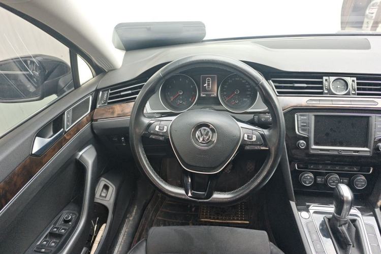 Used Volkswagen Magotan 2017 330TSI DSG Luxury Model Steering Wheel