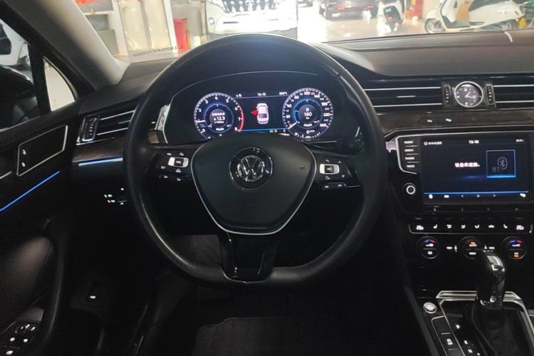Used Volkswagen Magotan 2017 330TSI DSG Luxury Model Steering Wheel