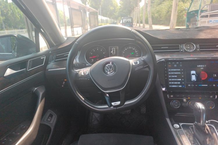 Used Volkswagen Magotan 2017 330TSI DSG Luxury Model Steering Wheel