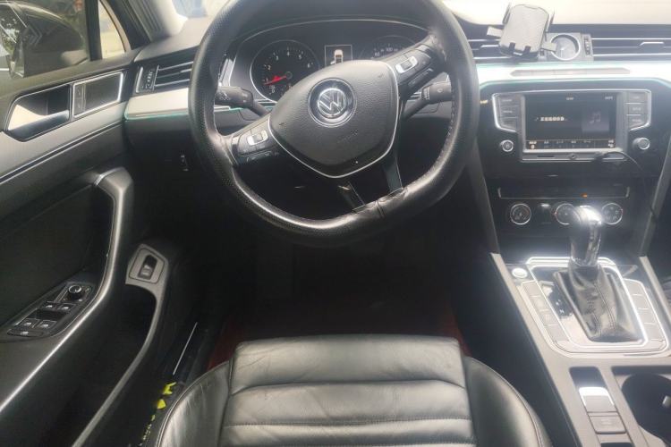 Used Volkswagen Magotan 2017 330TSI DSG Leading Model Steering Wheel