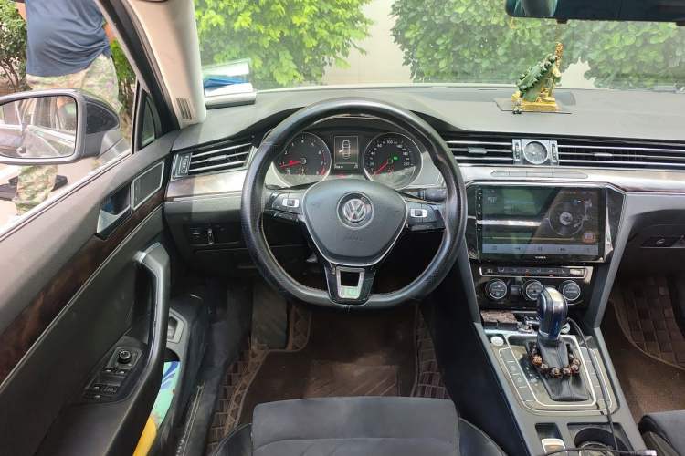 Used Volkswagen Magotan 2017 330TSI DSG Luxury Model Steering Wheel
