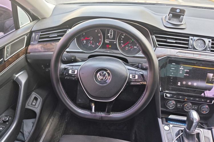 Used Volkswagen Magotan 2017 330TSI DSG Luxury Model Steering Wheel