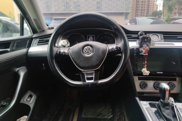 Used Volkswagen Magotan 2017 280TSI DSG Comfort Model Steering Wheel