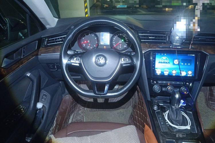 Used Volkswagen Magotan 2017 330TSI DSG Luxury Model Steering Wheel