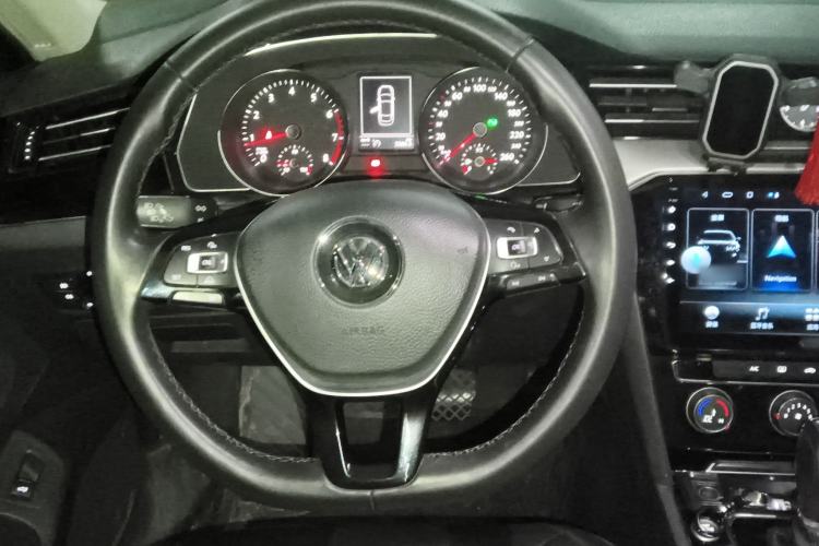 Used Volkswagen Magotan 2017 330TSI DSG Leading Model Steering Wheel