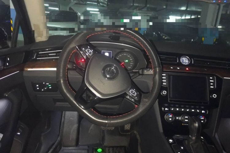 Used Volkswagen Magotan 2017 330TSI DSG Luxury Model Steering Wheel
