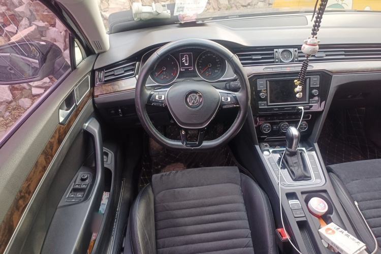 Used Volkswagen Magotan 2017 330TSI DSG Luxury Model Steering Wheel