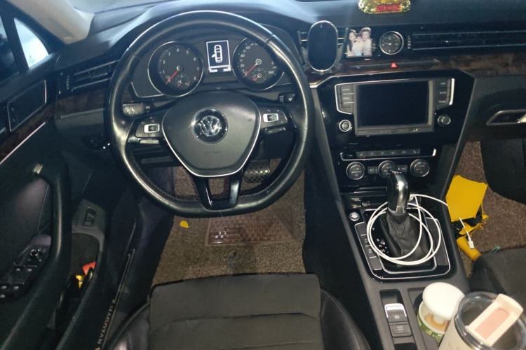 Used Volkswagen Magotan 2017 380TSI DSG Luxury Model Steering Wheel