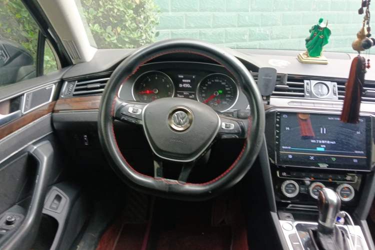 Used Volkswagen Magotan 2017 380TSI DSG Luxury Model Steering Wheel