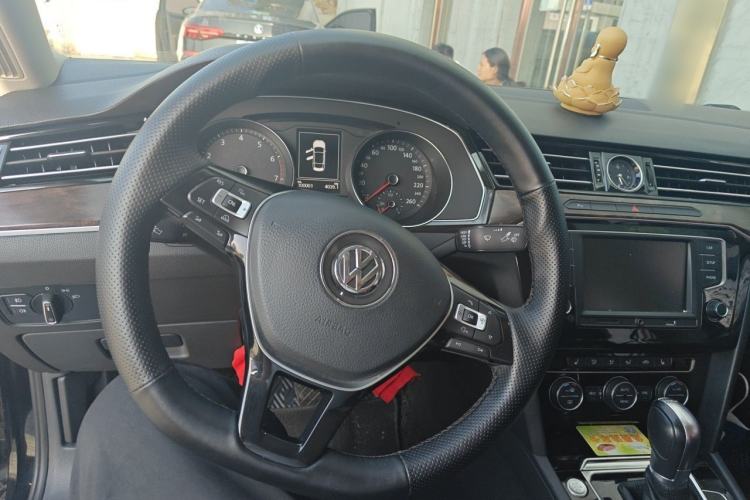 Used Volkswagen Magotan 2017 330TSI DSG Luxury Model Steering Wheel