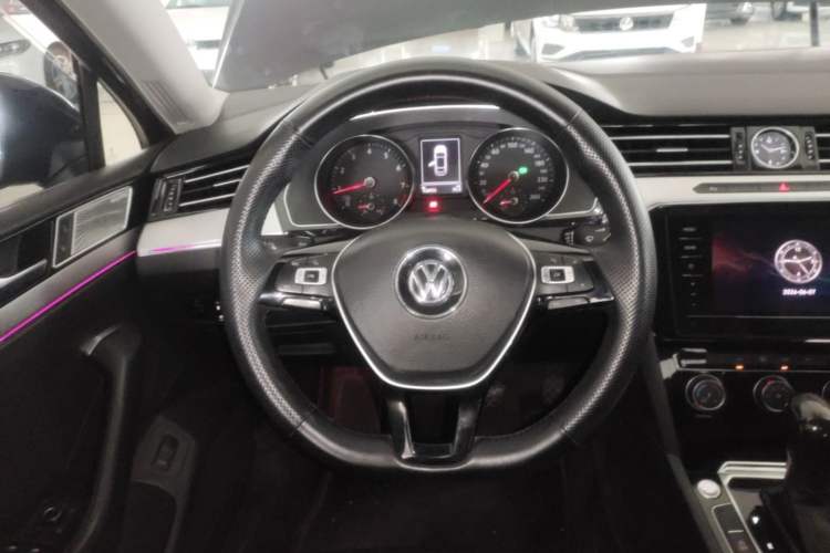 Used Volkswagen Magotan 2017 330TSI DSG Leading Model Steering Wheel
